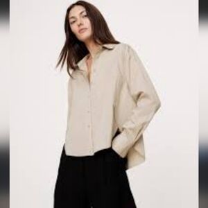 Banana Republic Women's Beige Button-Up Shirt_Large